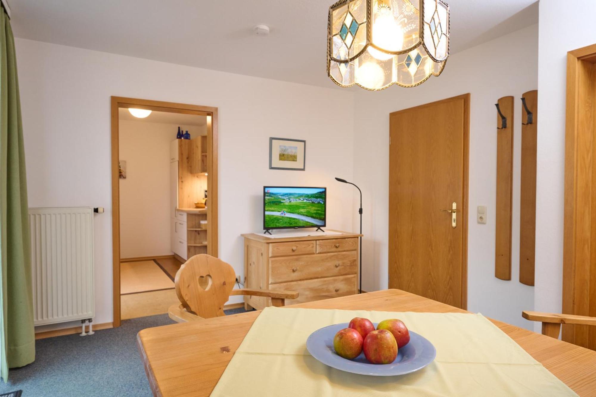 Gaestehaus Weissenbacher-Ferienwohnungen Marquartstein Bagian luar foto