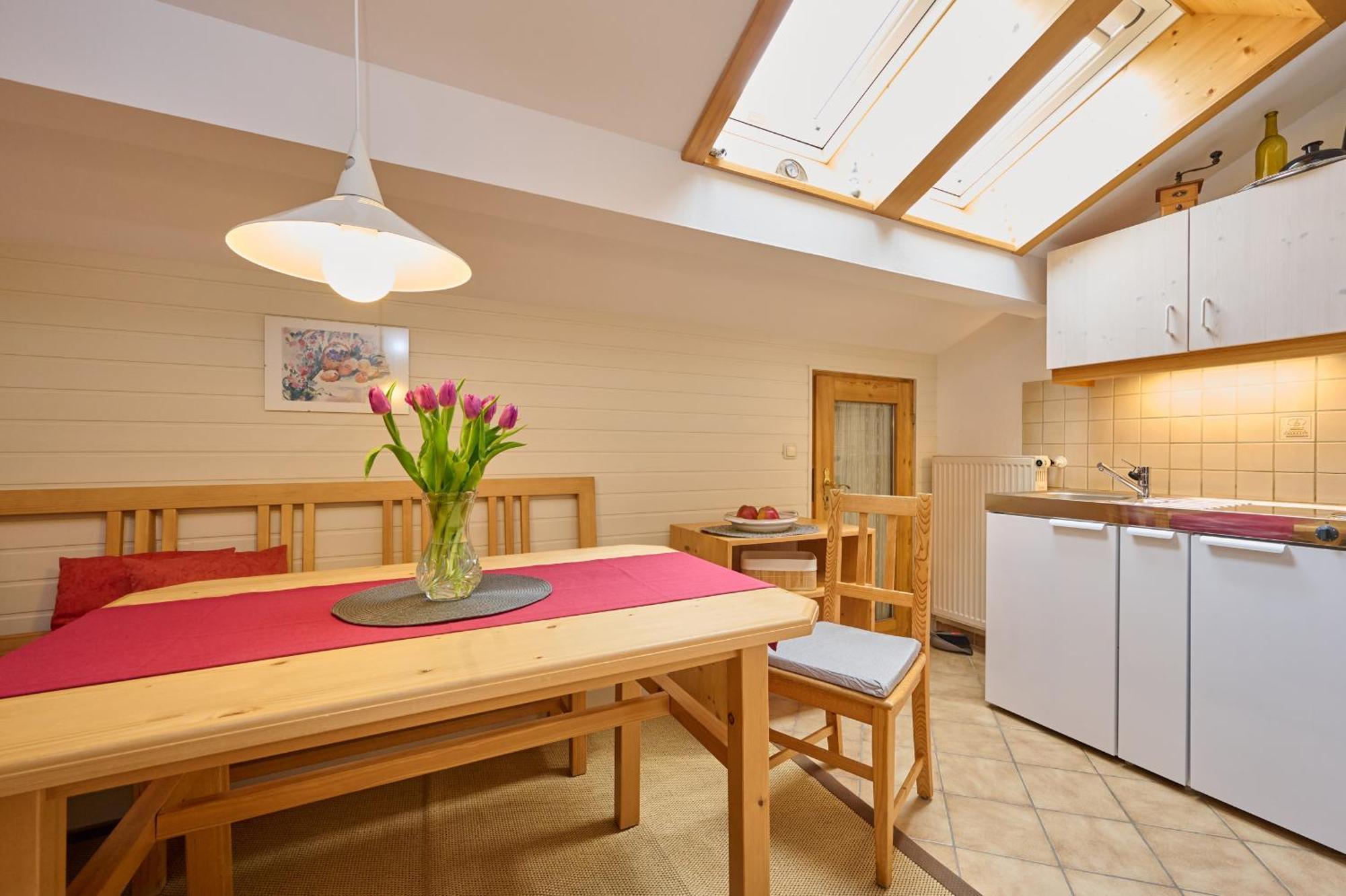 Gaestehaus Weissenbacher-Ferienwohnungen Marquartstein Bagian luar foto