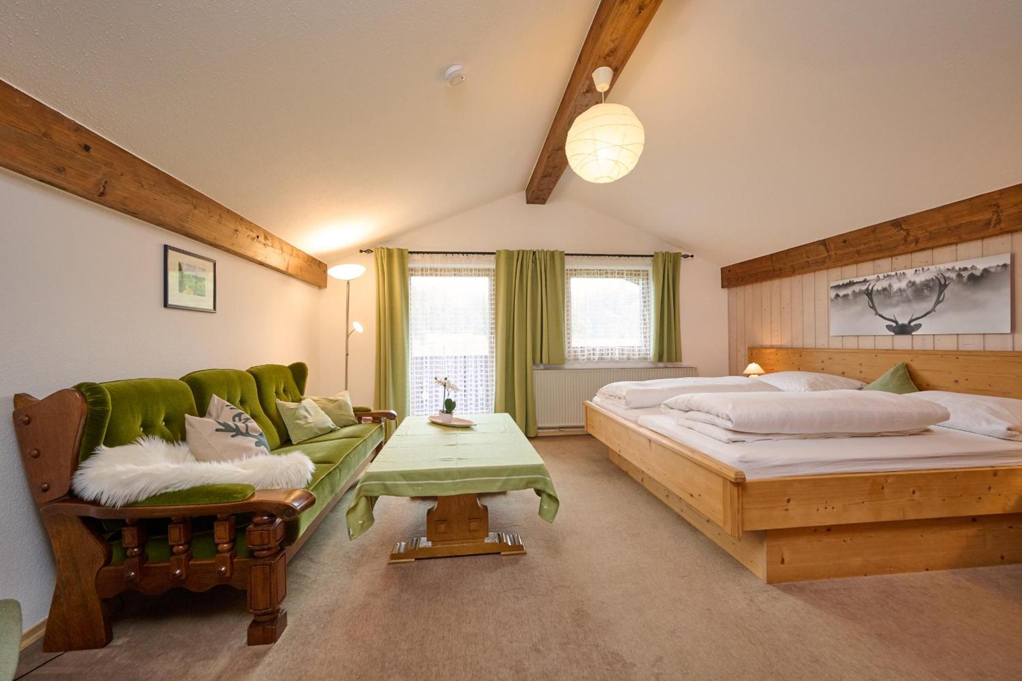 Gaestehaus Weissenbacher-Ferienwohnungen Marquartstein Bagian luar foto